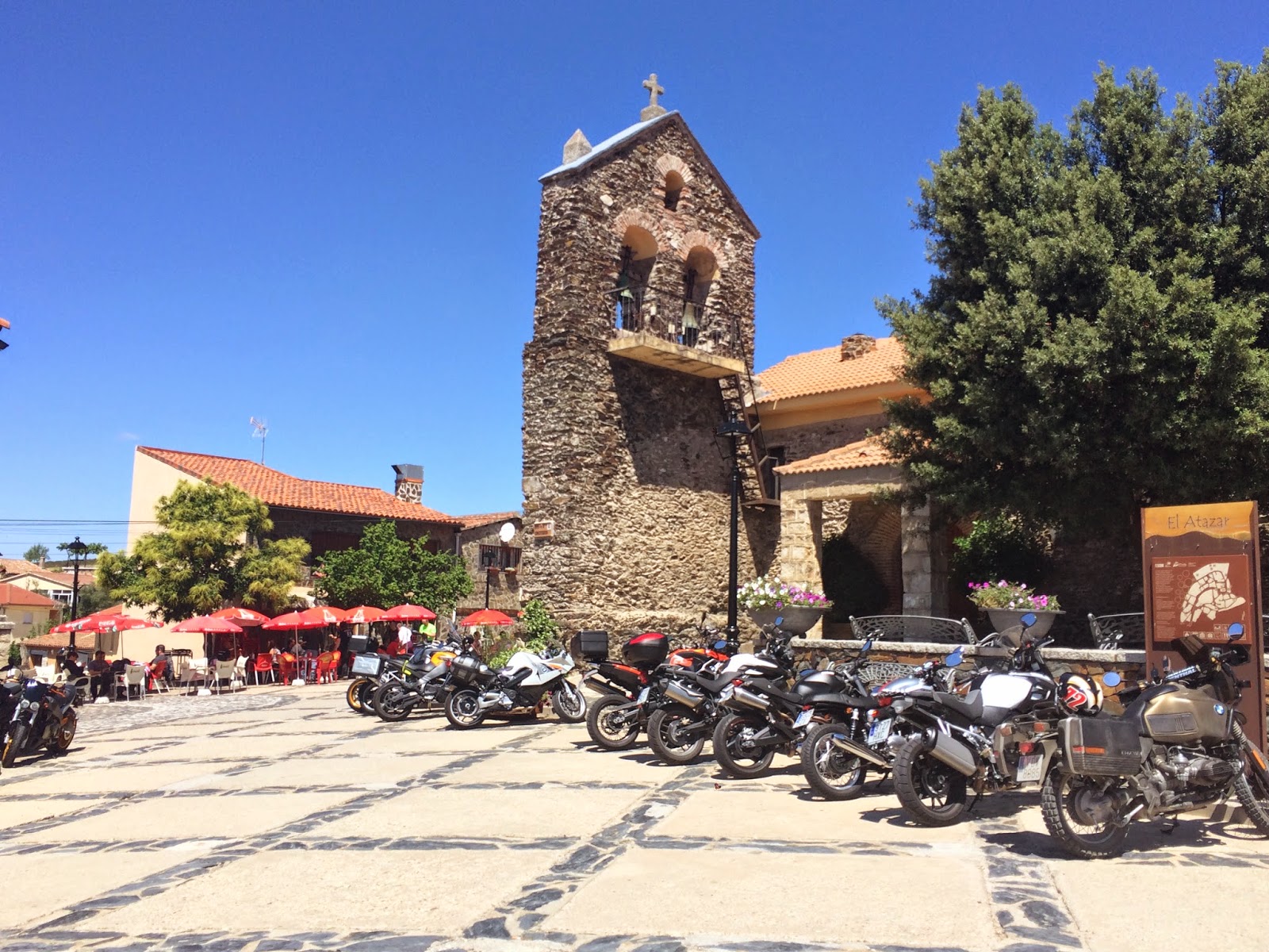 EL ATAZAR.jpg
