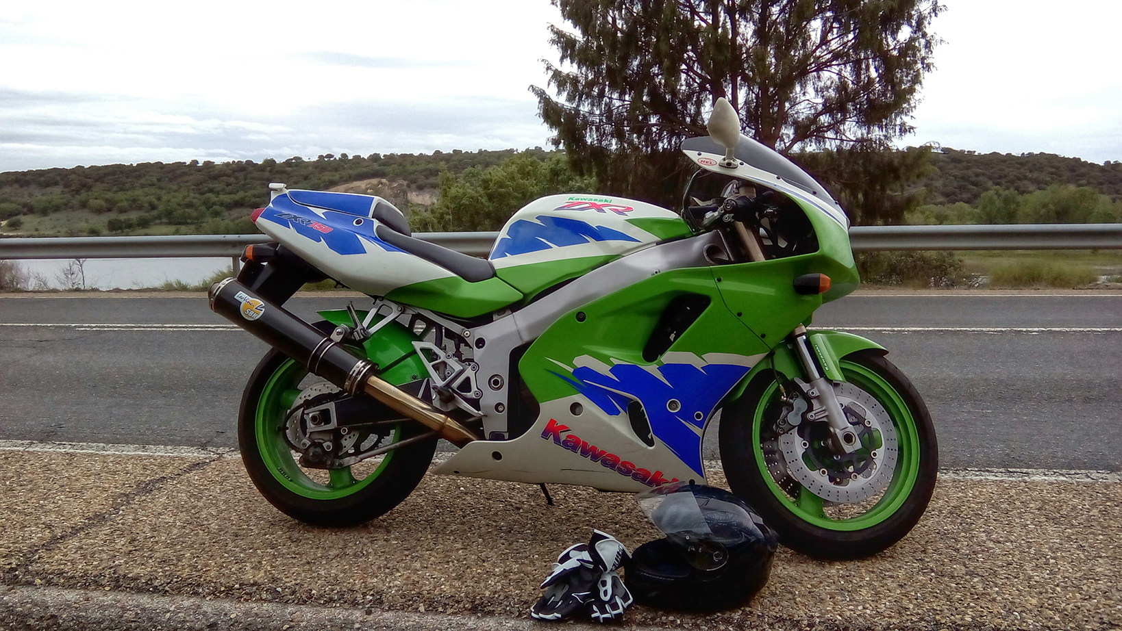 kawasaki ZXR 750 del 94.jpg